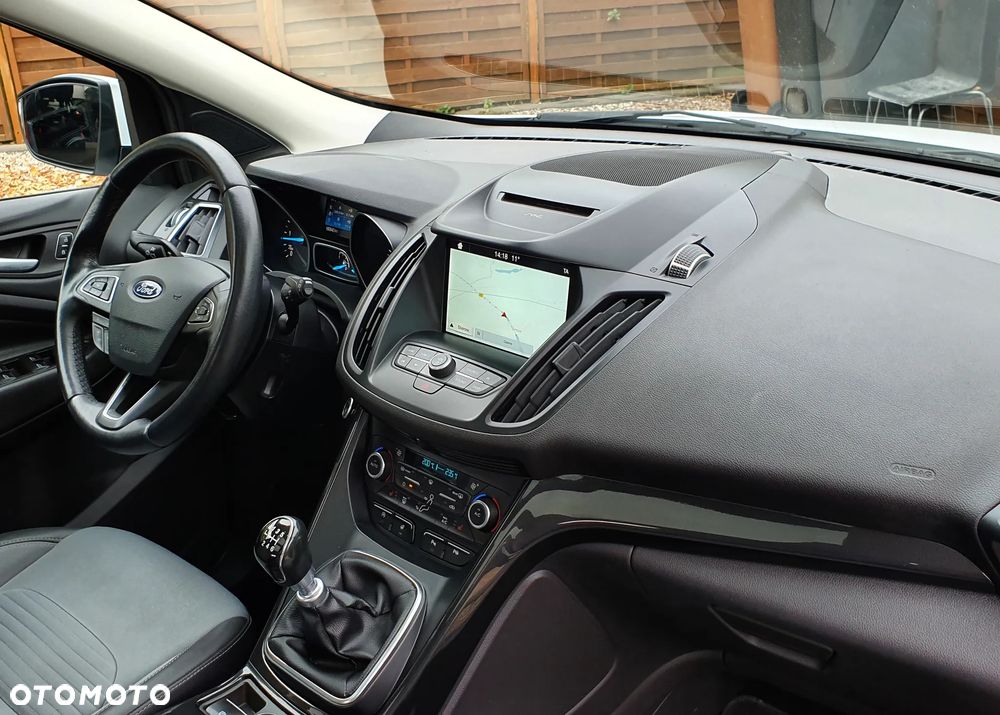 Ford Kuga 2.0 TDCi 2x4 Titanium - 22