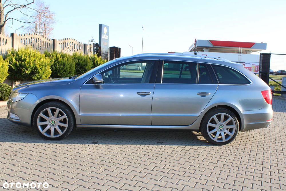Skoda Superb 2.0 TDI Ambition DSG - 11