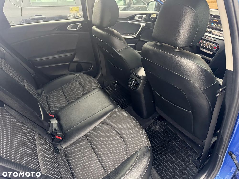 Kia Ceed 1.5 T-GDI MHEV L Business Line DCT - 11