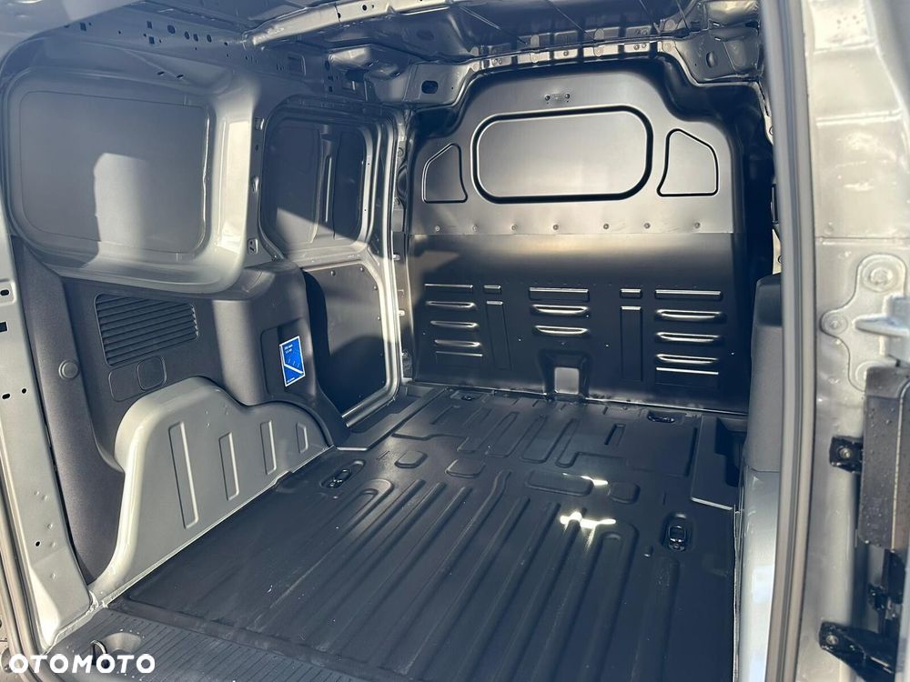 Ford Transit Courier - 15