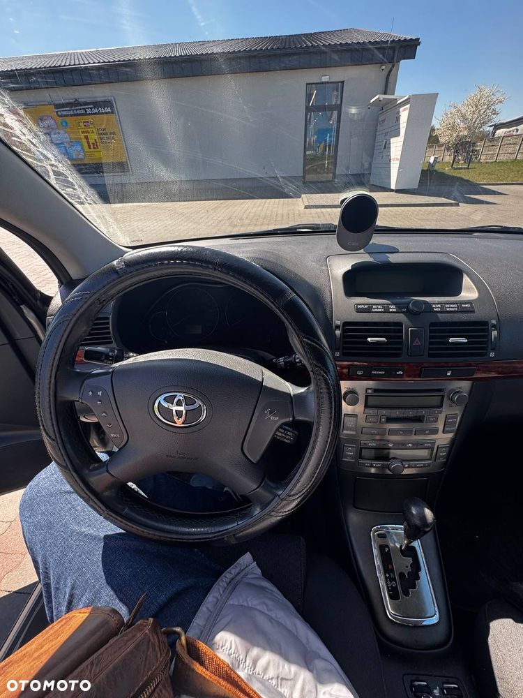 Toyota Avensis - 7