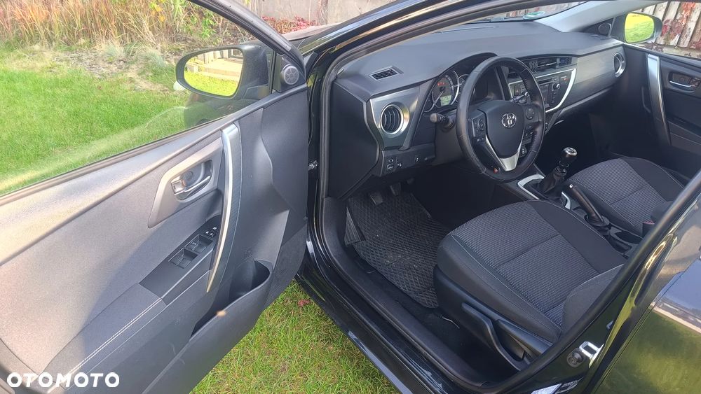 Toyota Auris 1.6 Premium Comfort - 21