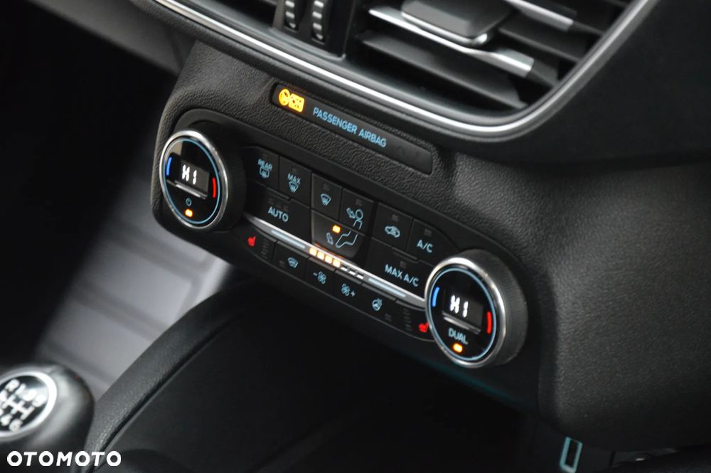 Ford Focus 2.0 EcoBlue Titanium - 14