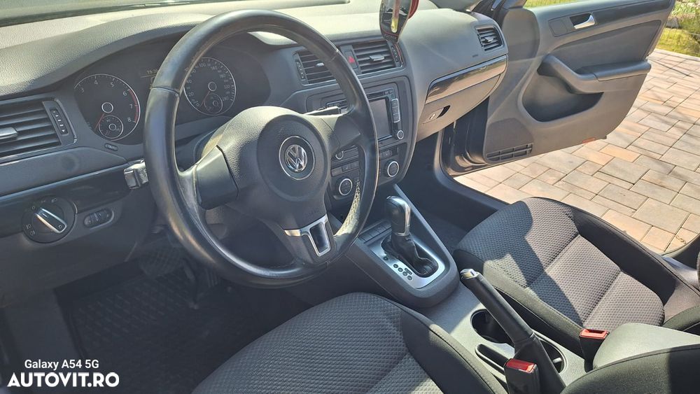 Volkswagen Jetta 1.4 TSI Trendline DSG - 14