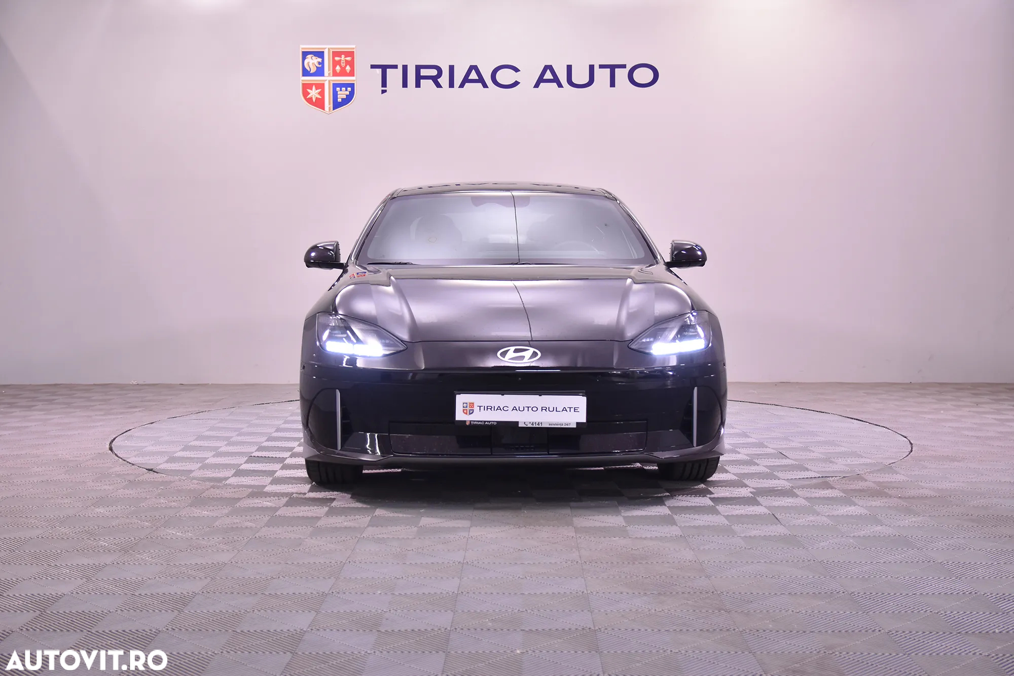 Hyundai IONIQ - 8