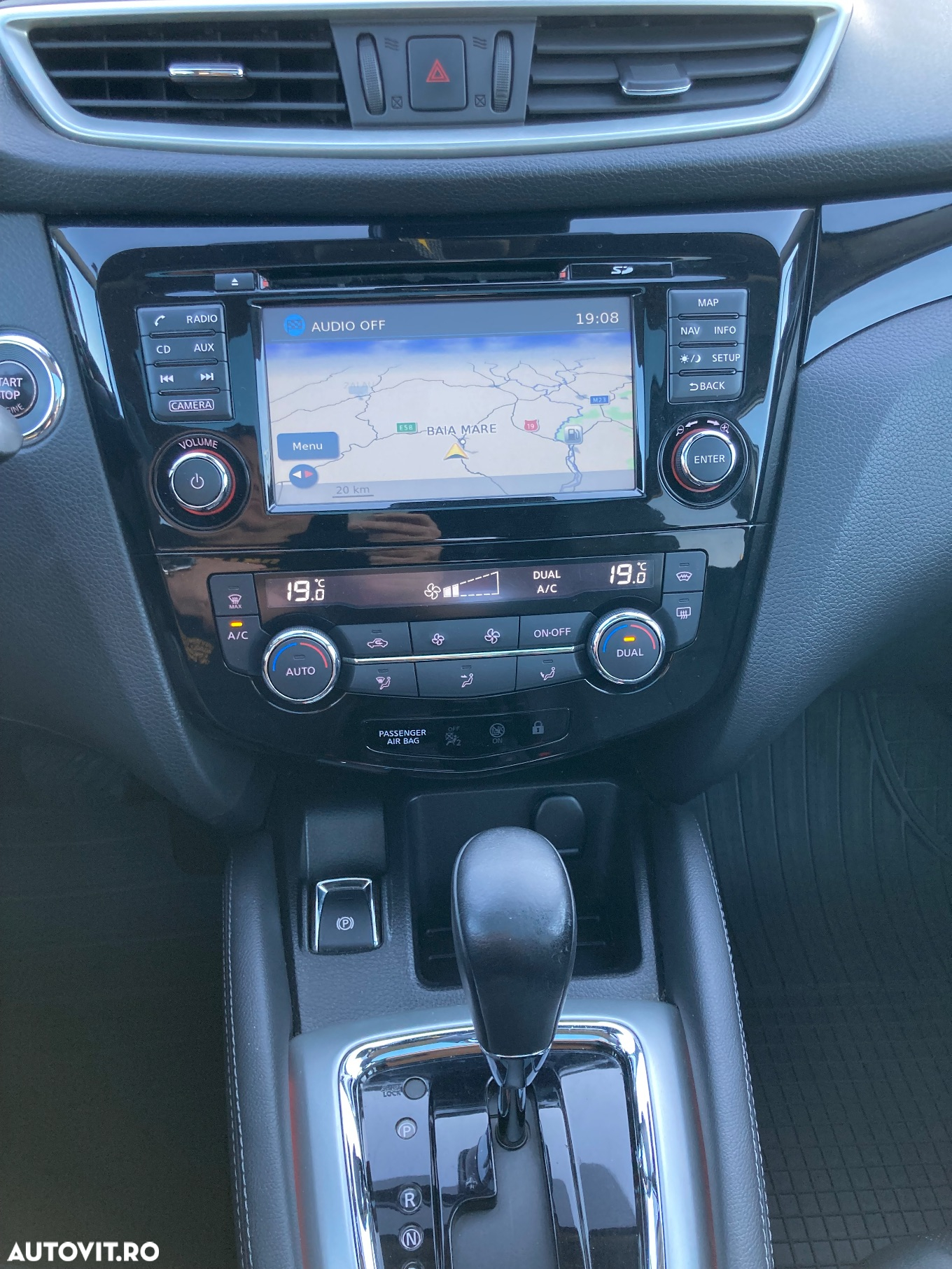Nissan Qashqai 1.6 DCI Start/Stop X-TRONIC Tekna - 32