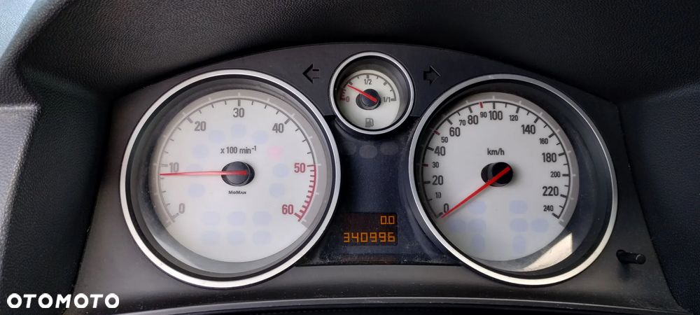 Opel Astra III 1.9 CDTI Cosmo - 9
