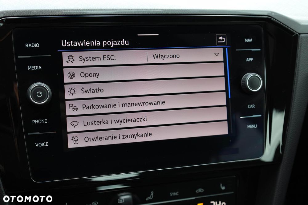 Volkswagen Passat 2.0 TSI Business DSG - 23