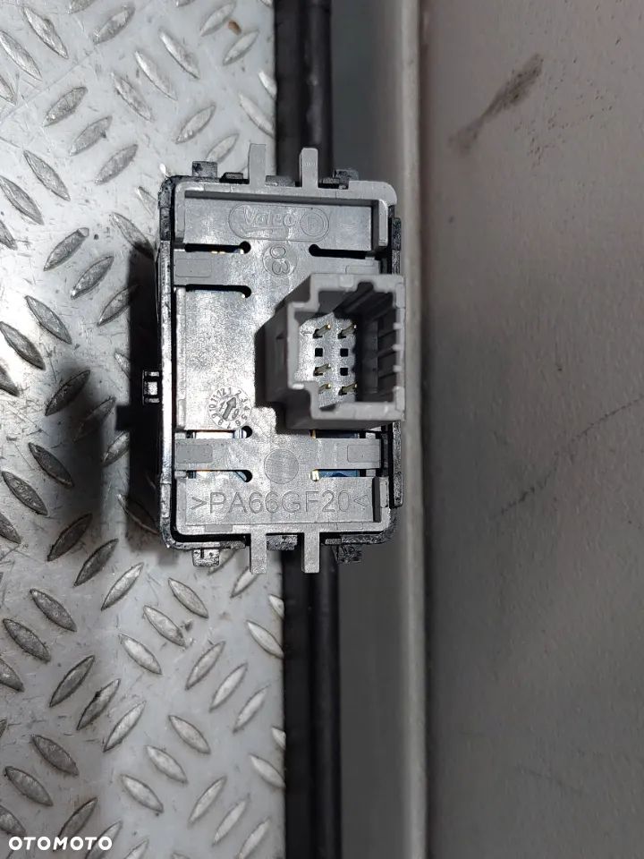 PRZEŁĄCZNIK WŁĄCZNIK GUZIK  TEMPOMATU RENAULT MASTER III 3 R2019 NR 255500008R - 2