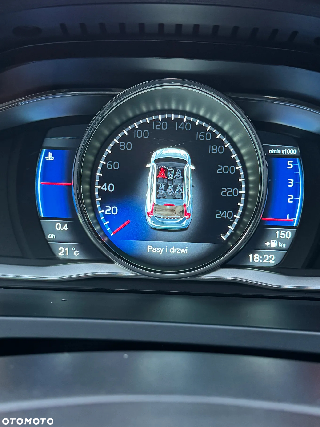 Volvo V60 D3 R-Design - 12