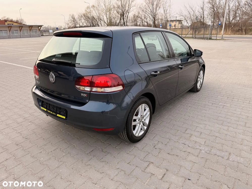 Volkswagen Golf 1.6 TDI Highline - 6