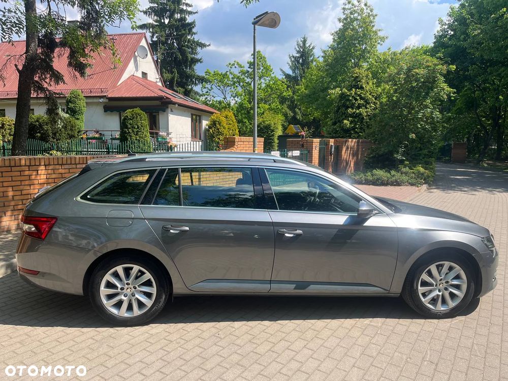 Skoda Superb 2.0 TDI SCR Style DSG - 4