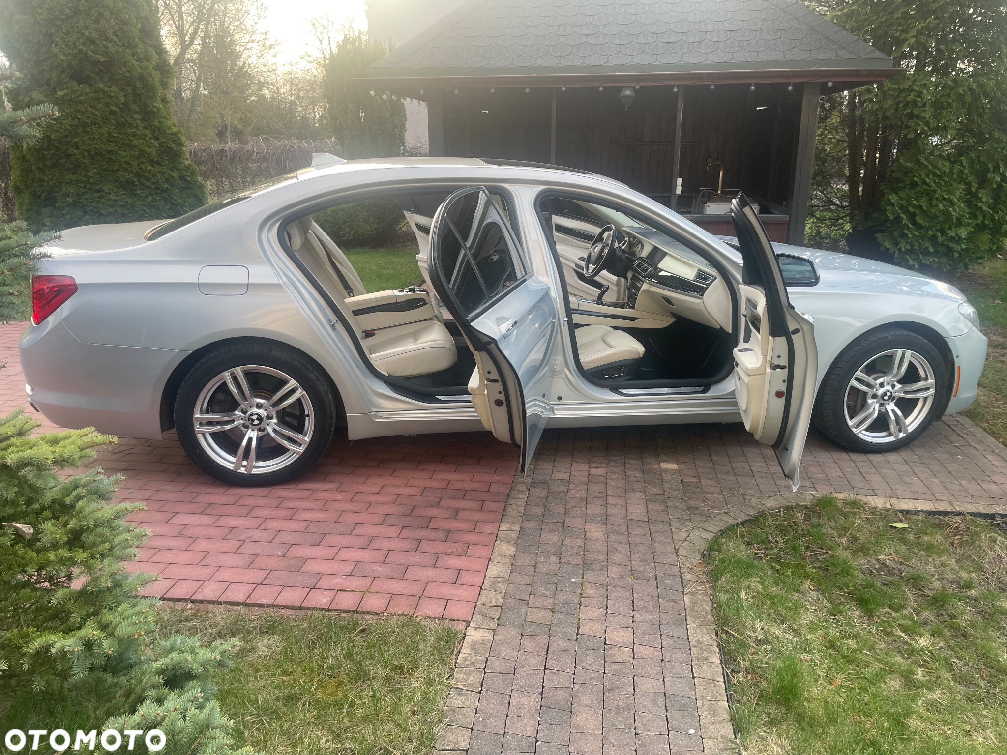 BMW Seria 7 750i L xDrive - 28