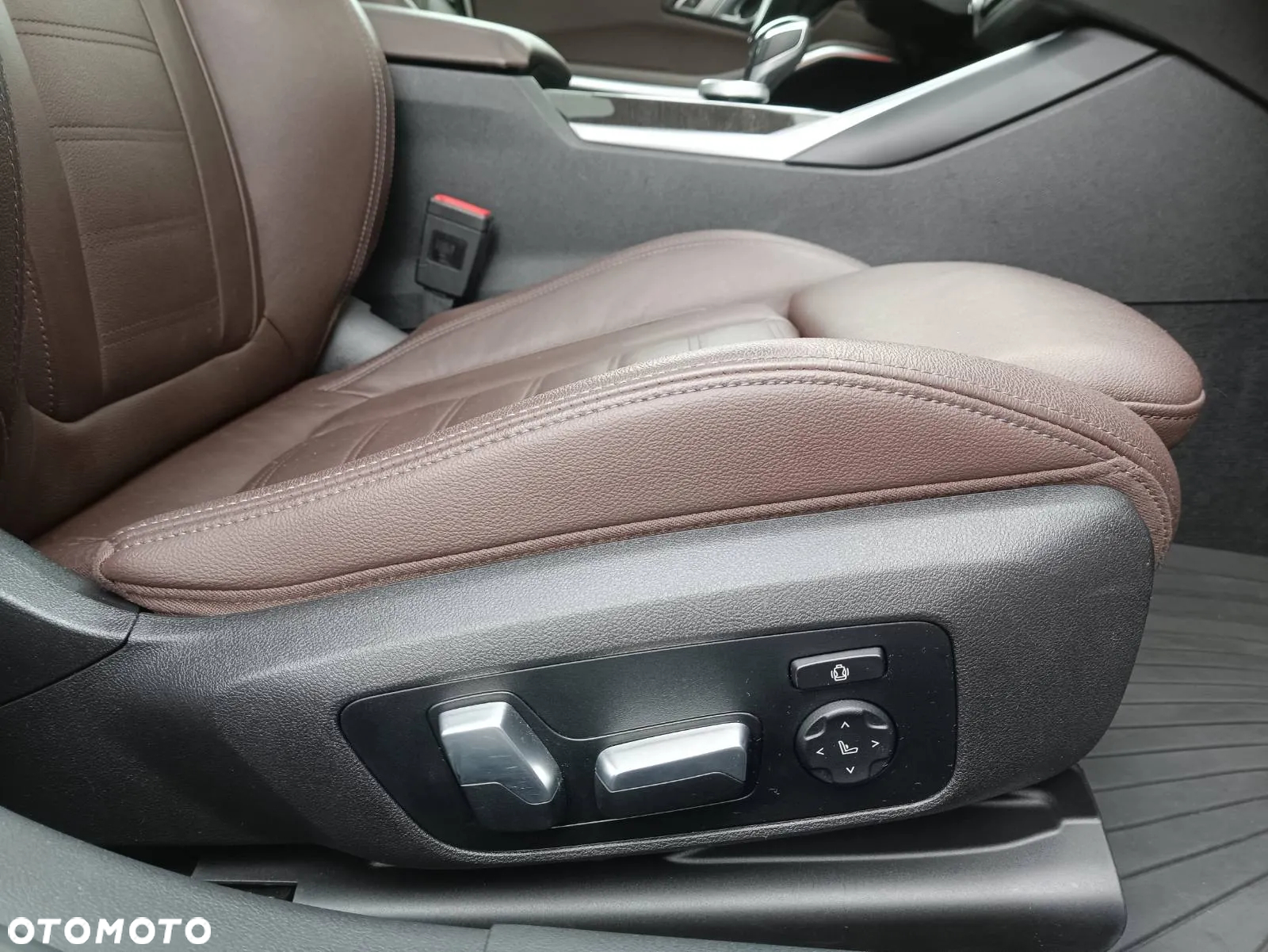 BMW Seria 3 330i - 26
