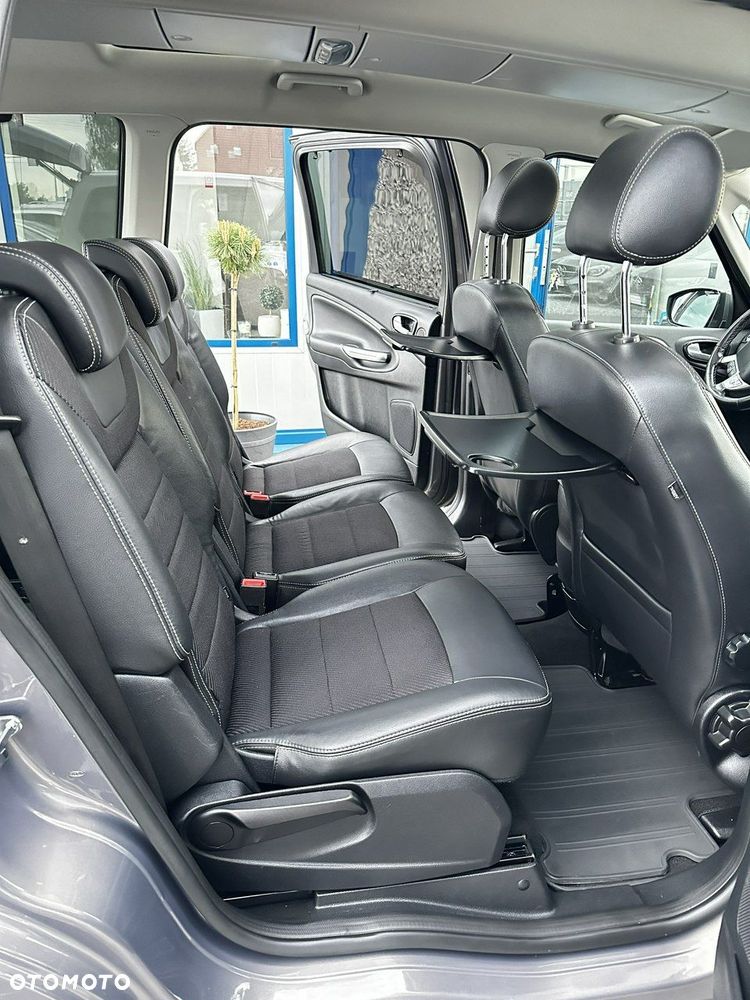 Ford Galaxy - 10