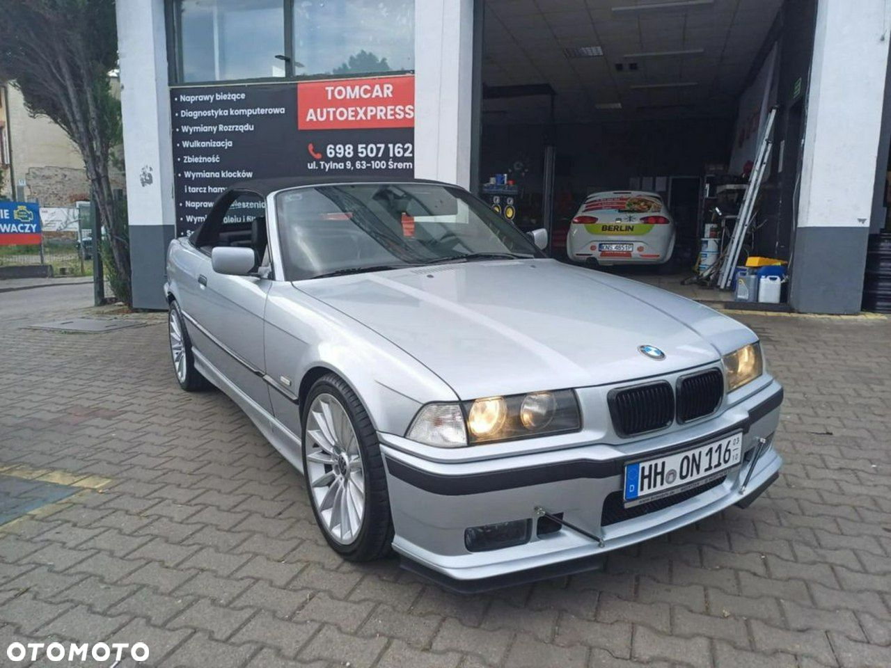 BMW Seria 3 318i Cabriolet - 26