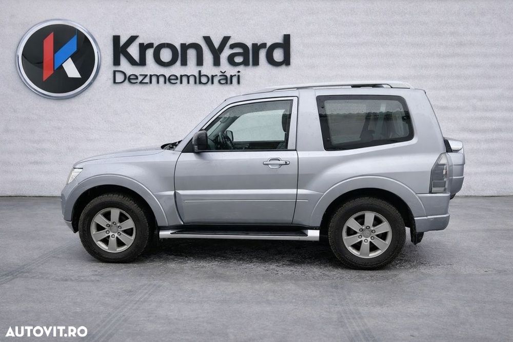 Dezmembrari dezmembrez  Mitsubishi Shogun Pajero 2006 - 2011 3.2 D 4M41 - 8