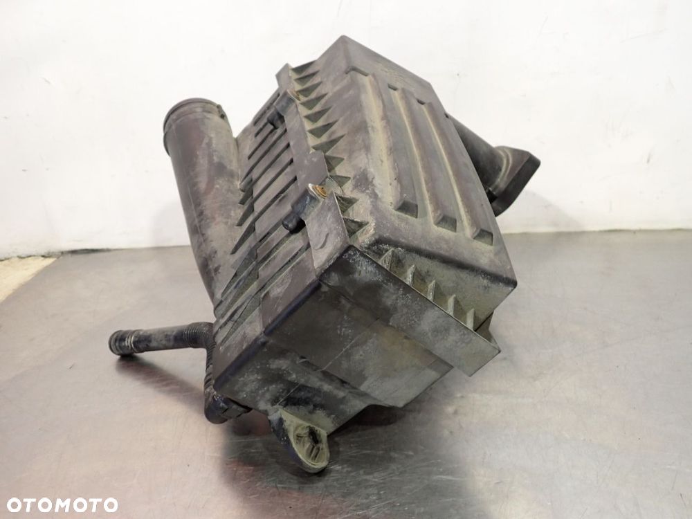 OBUDOWA FILTRA POWIETRZA VOLKSWAGEN GOLF V  3C0129607AF   3C0129601AM - 2