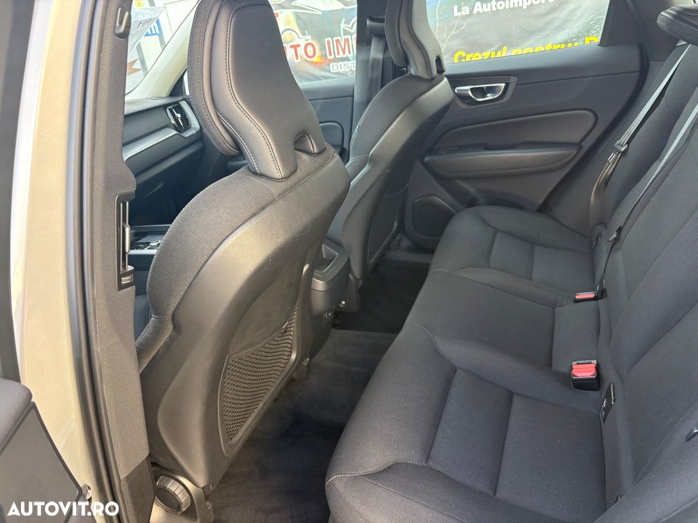 Volvo XC 60 B4 B Geartronic Momentum Pro - 21