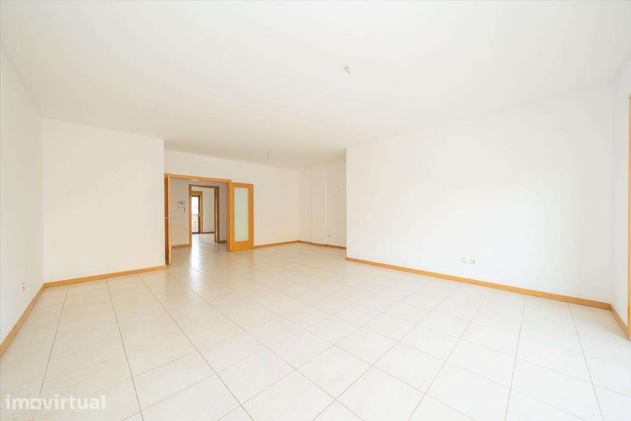 Apartamento T3 espaçoso na Vila Serena - Grande imagem: 2/14