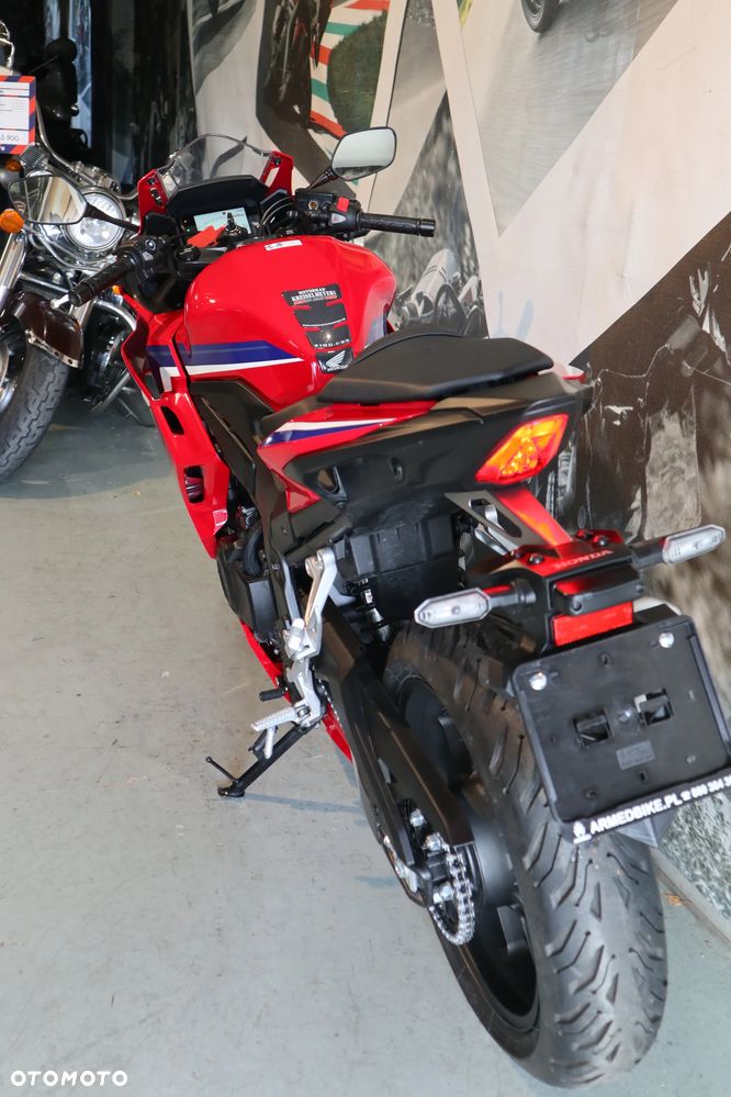 Honda CBR - 9