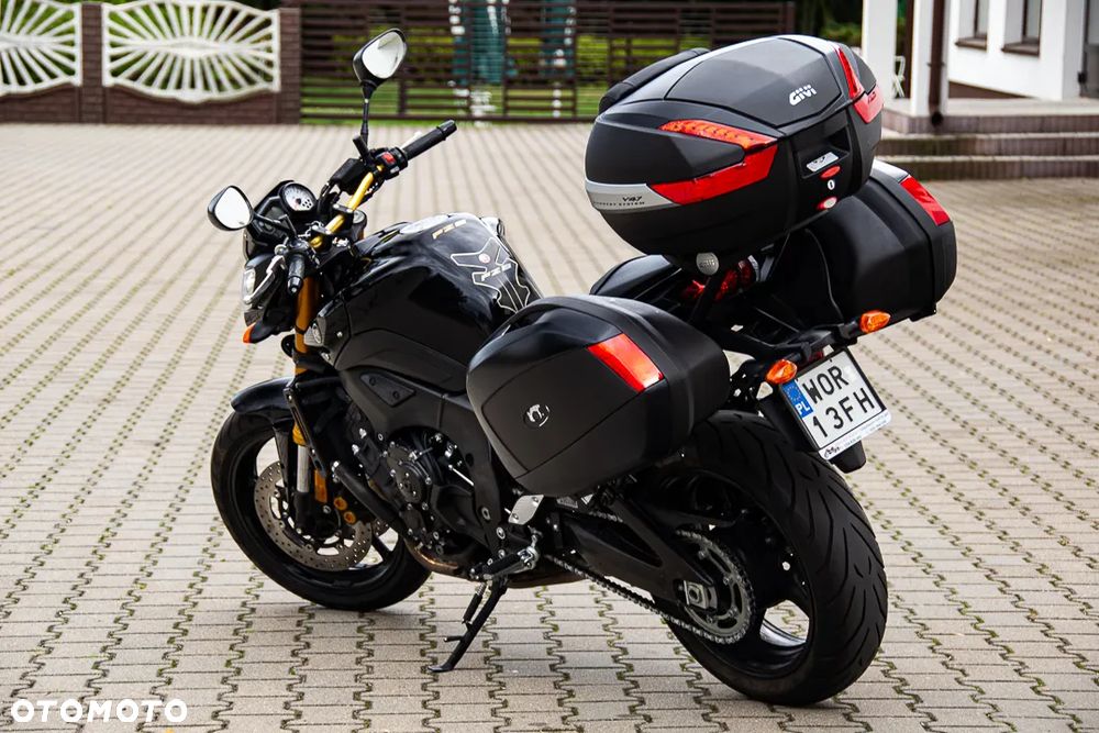 Yamaha FZ8 - 6