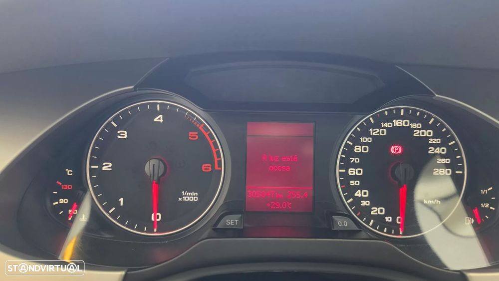 Audi A4 2.0 TDI multitronic - 42