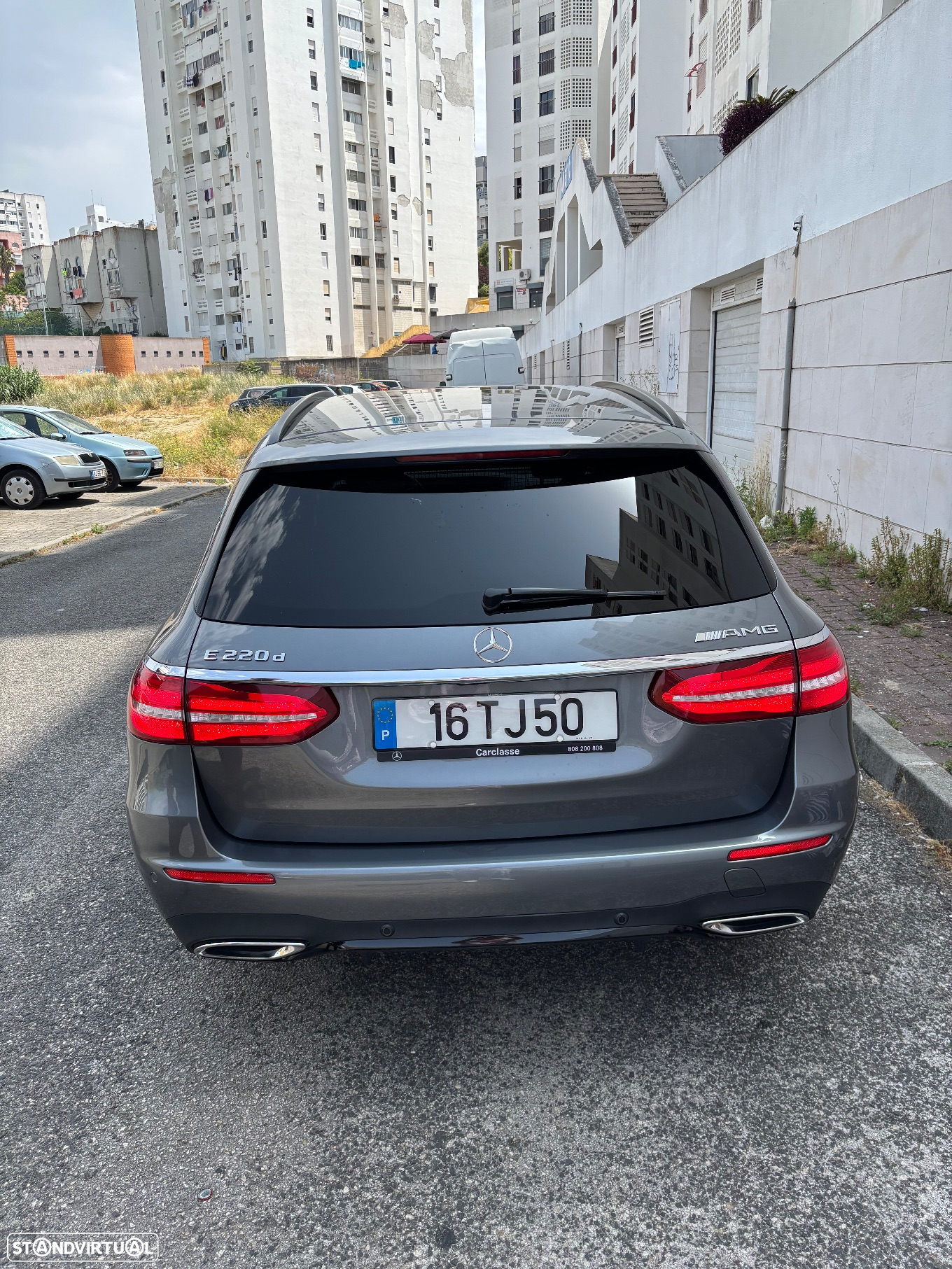 Mercedes-Benz E 220 d AMG - 2