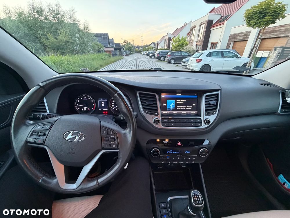 Hyundai Tucson 1.6 GDI BlueDrive Comfort 2WD - 23