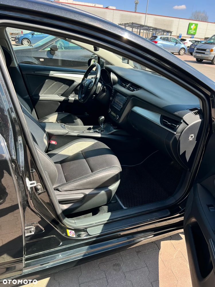 Toyota Avensis 1.8 Premium MS - 17