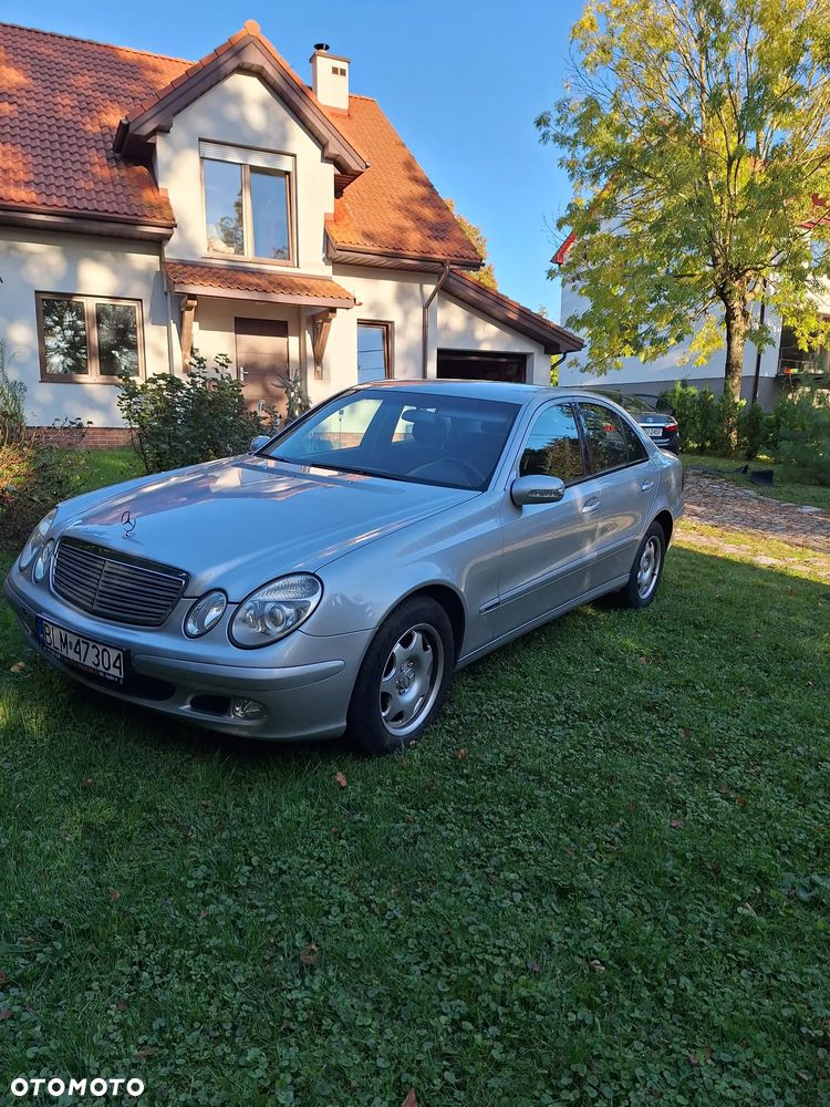 Mercedes-Benz E-Class 2004 photo 3