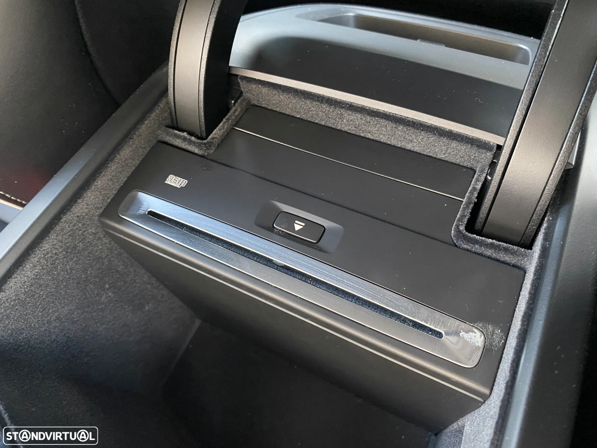 Volvo XC 60 2.0 D4 R-Design Geartronic - 41