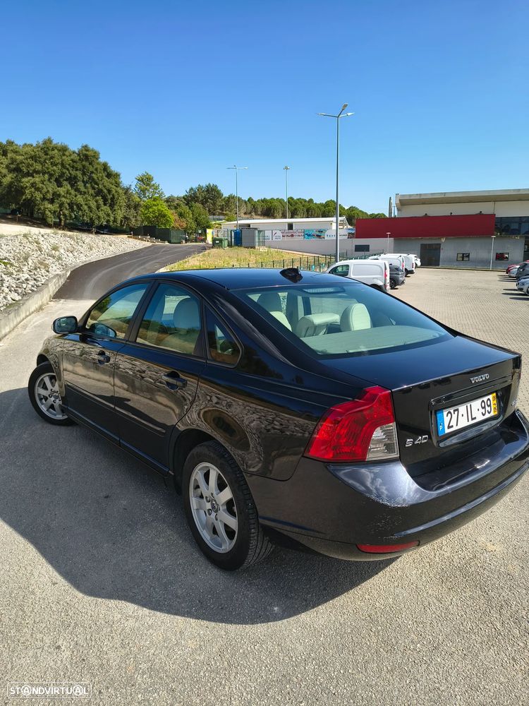 Volvo S40 2.0 D Momentum - 3