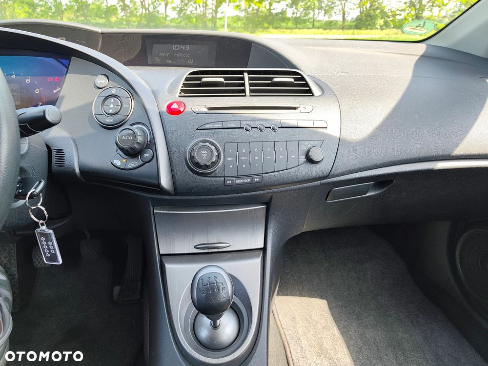 Honda Civic 1.4 i-VTEC - 11