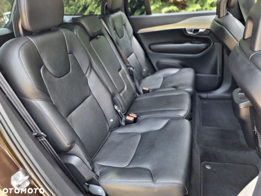 Volvo XC 90 B5 D AWD Geartronic Momentum Pro - 27