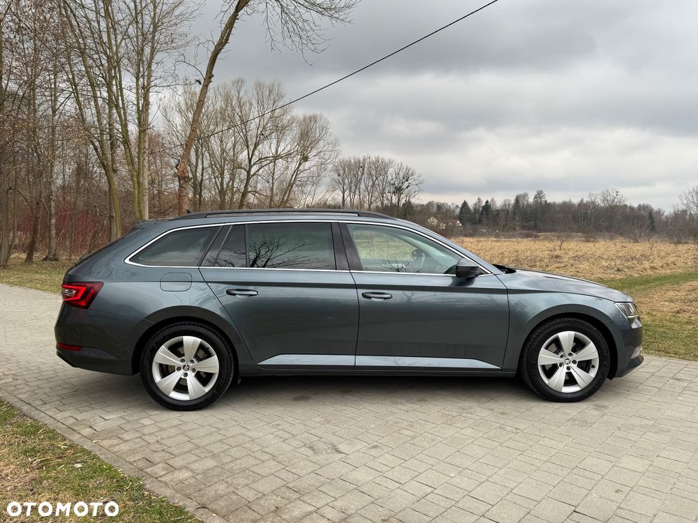 Skoda Superb 2.0 TDI DSG Premium Edition - 13