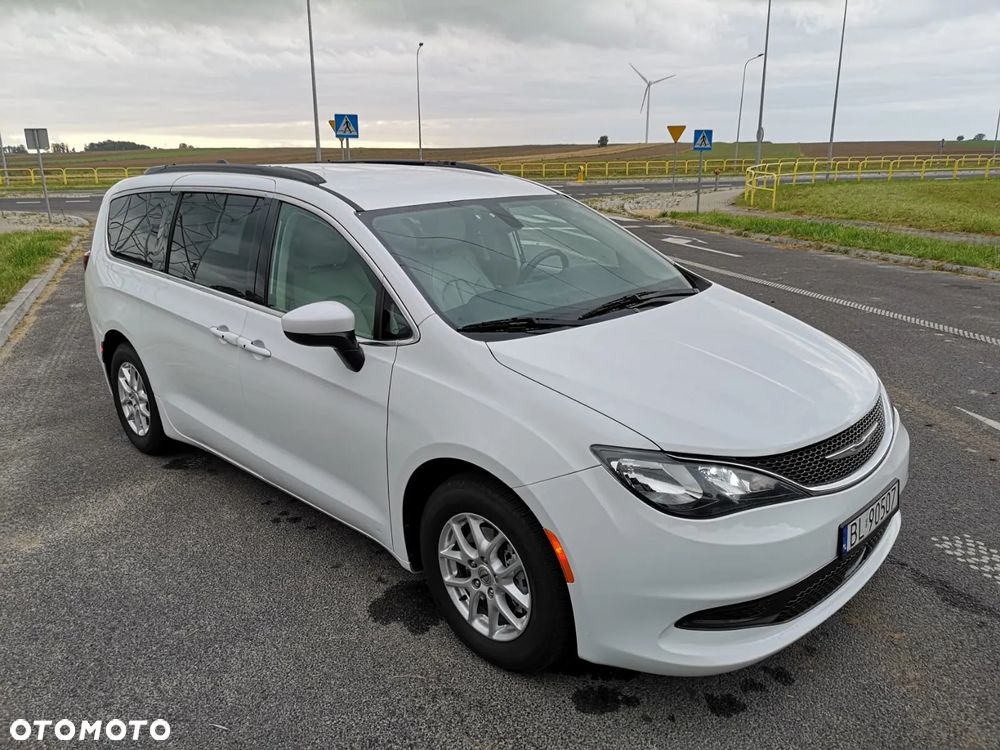 Chrysler Pacifica - 8