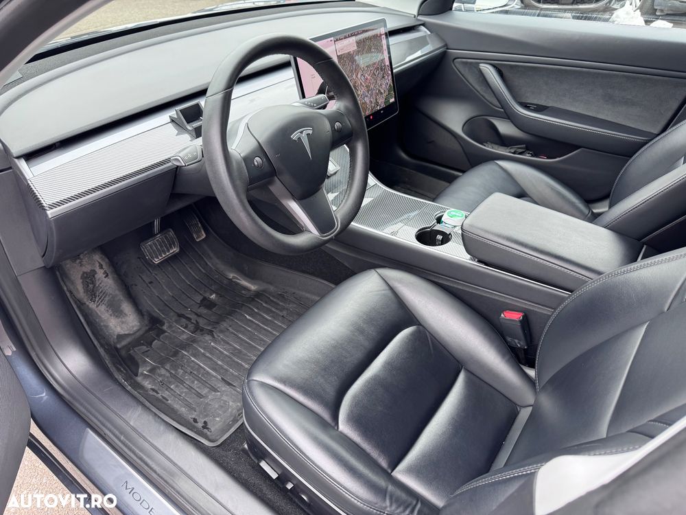 Tesla Model 3 - 9