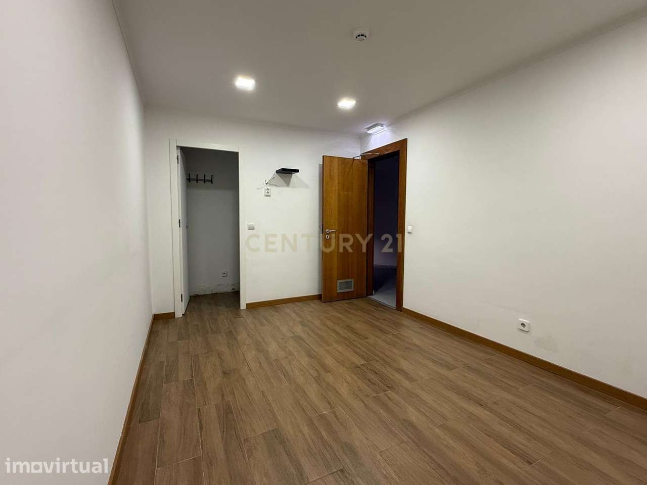 Excelente espaço comercial 130m2 em zona primium Almada - Grande imagem: 4/30