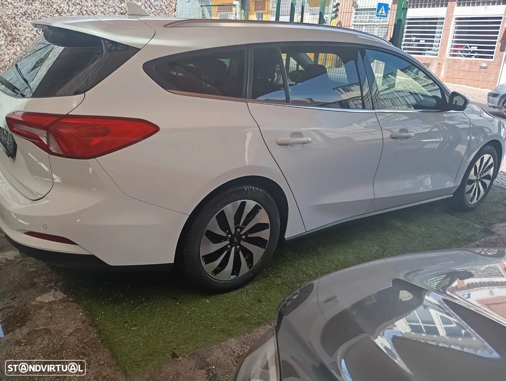 Ford Focus 1.5 TDCi ECOBlue Titanium - 3