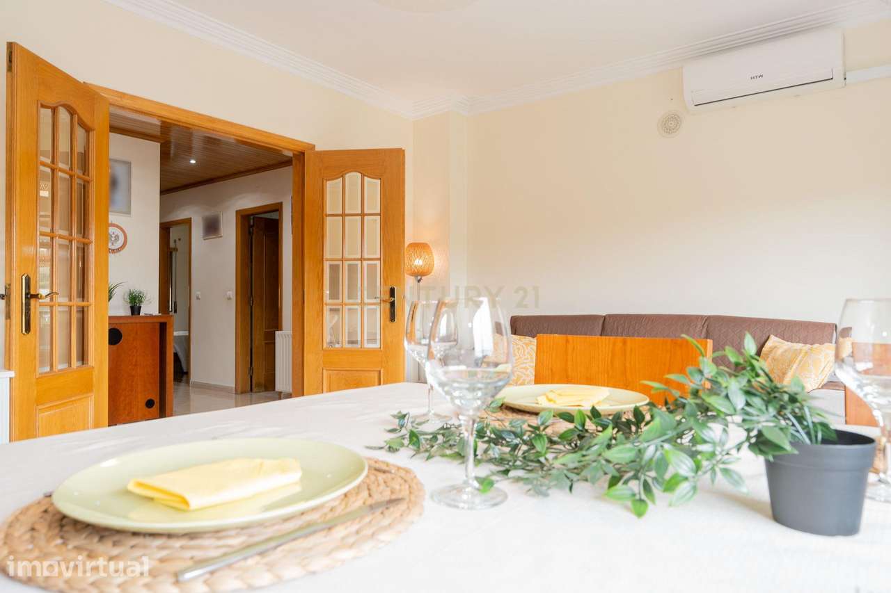 * ESPECTACULAR APARTAMENTO T2 COM VARANDA E BOX * - Grande imagem: 2/36