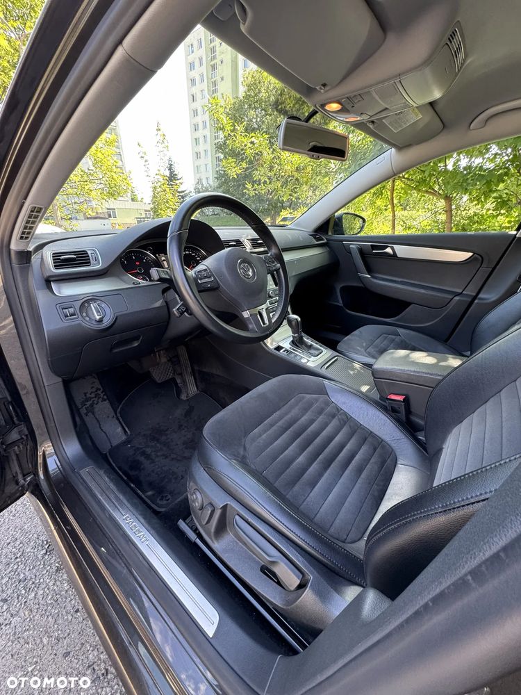 Volkswagen Passat 2.0 TDI Highline DSG - 12