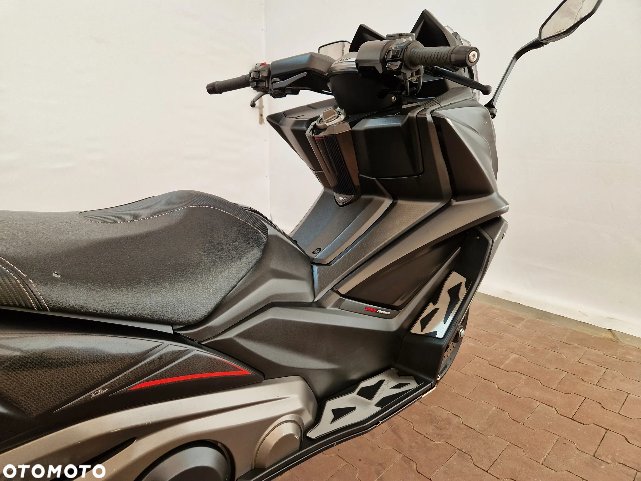Kymco AK 550 - 34