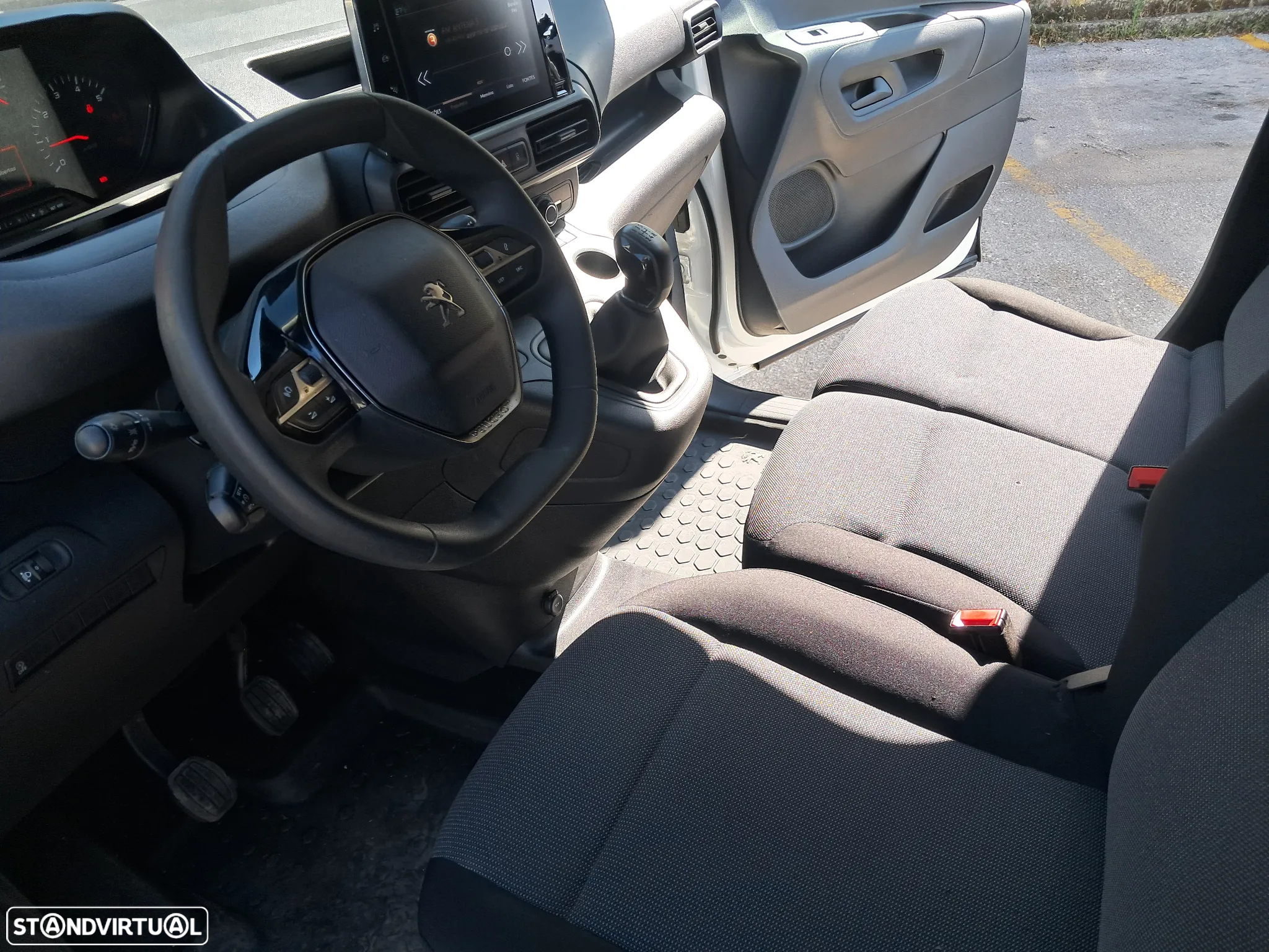 Peugeot Partner 1.6 hdi versão Asphalt - 10