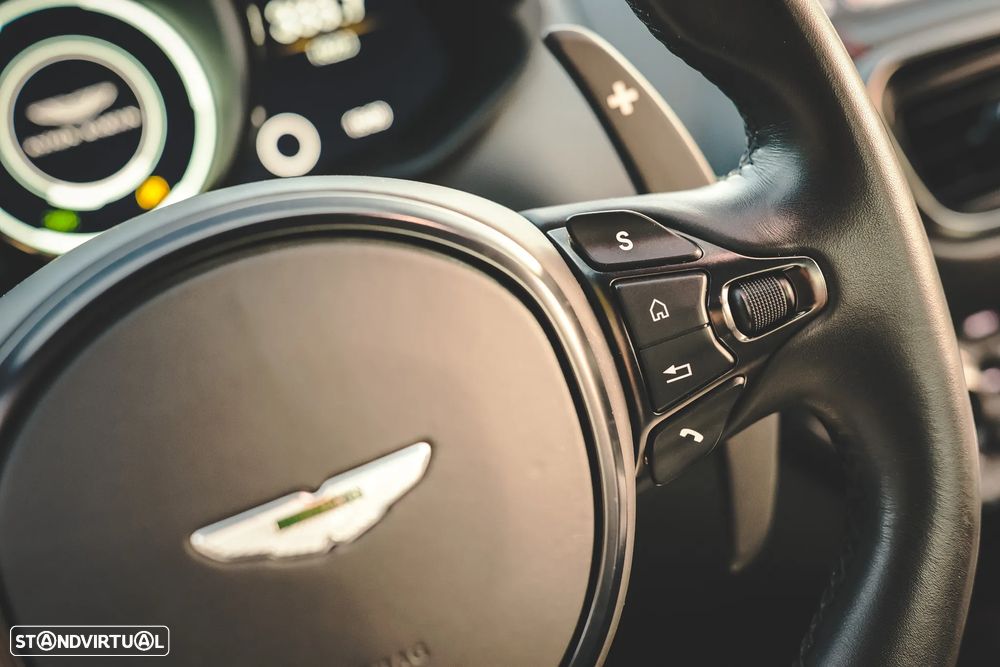 Aston Martin Vantage Coupe V8 - 17