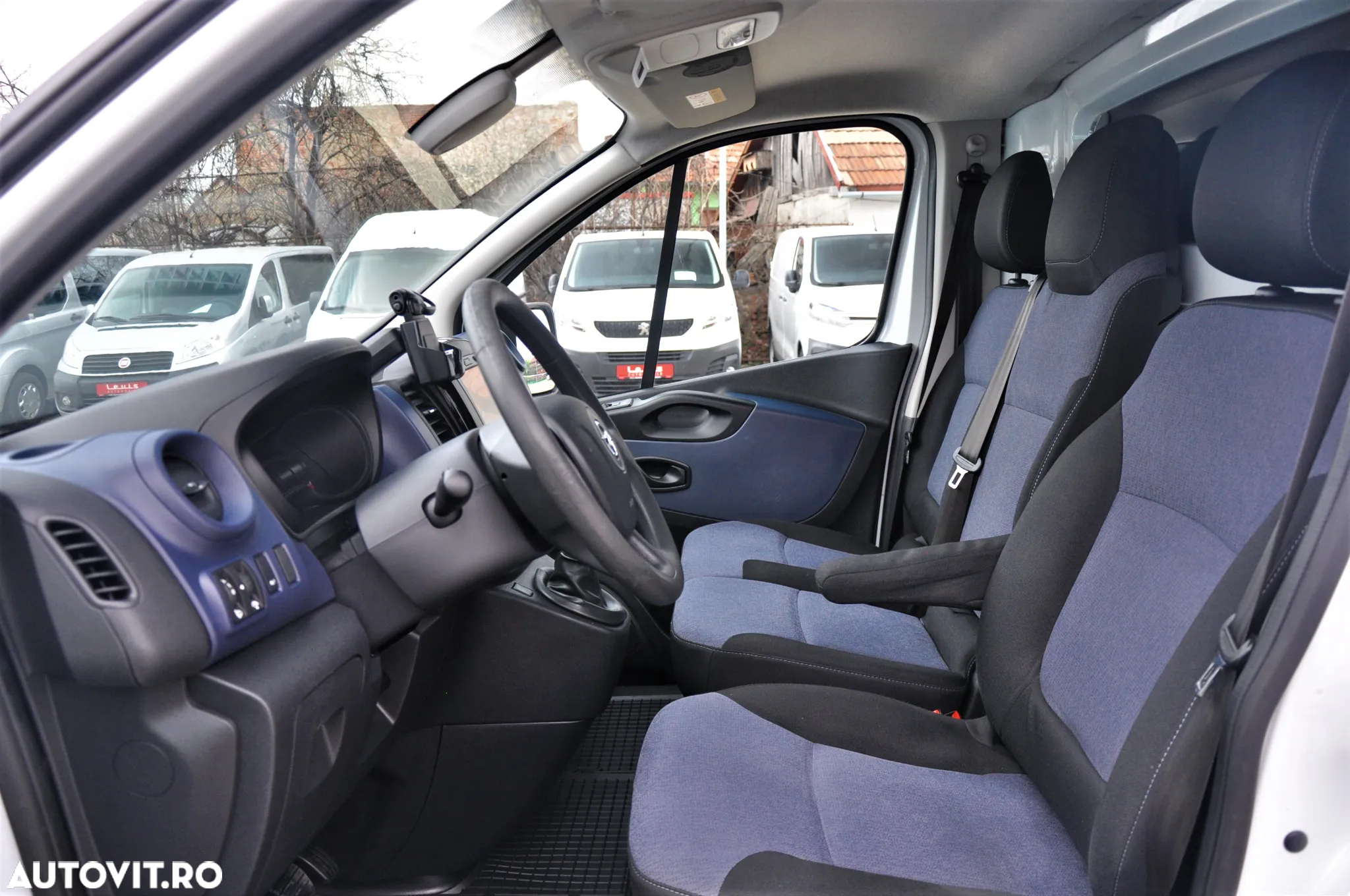 Opel Vivaro Furgon Maxi - 16