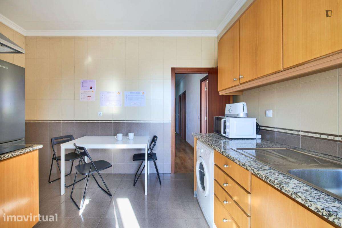 Quarto - localizado em Entrecampos Lisbon - Grande imagem: 3/7