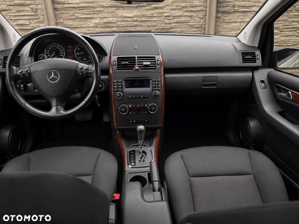 Mercedes-Benz Klasa A 180 Autotronic Avantgarde - 5