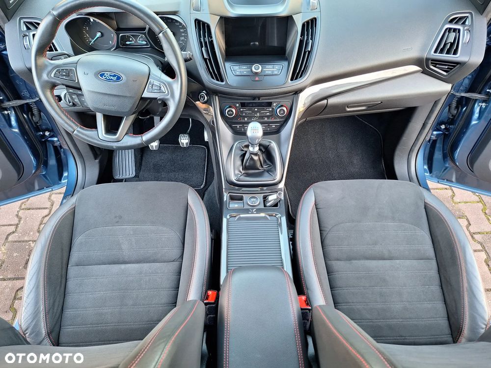 Ford Kuga 1.5 EcoBoost 2x4 ST-Line - 8