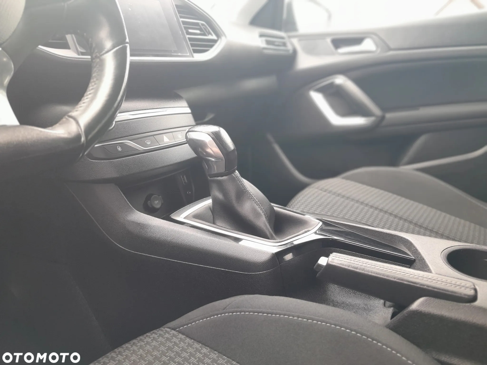 Peugeot 308 1.6 BlueHDi Style S&S - 18